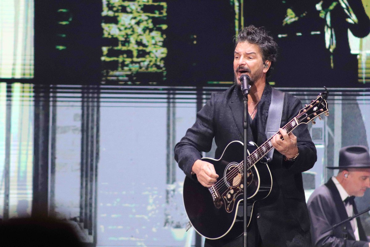 Ricardo Arjona 'Desnuda' a Tampa Noticias en Español de la Bahía de Tampa